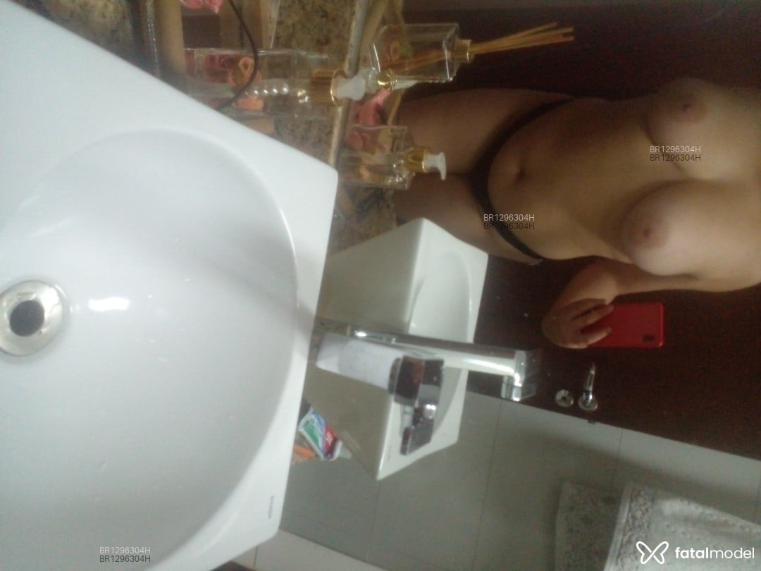 Acompanhante mulher com cabelo castanho de olhos pretos em Pará de Minas Acompanhante mulher com cabelo castanho de olhos pretos em Pará de Minas - Suzana Gonçalves