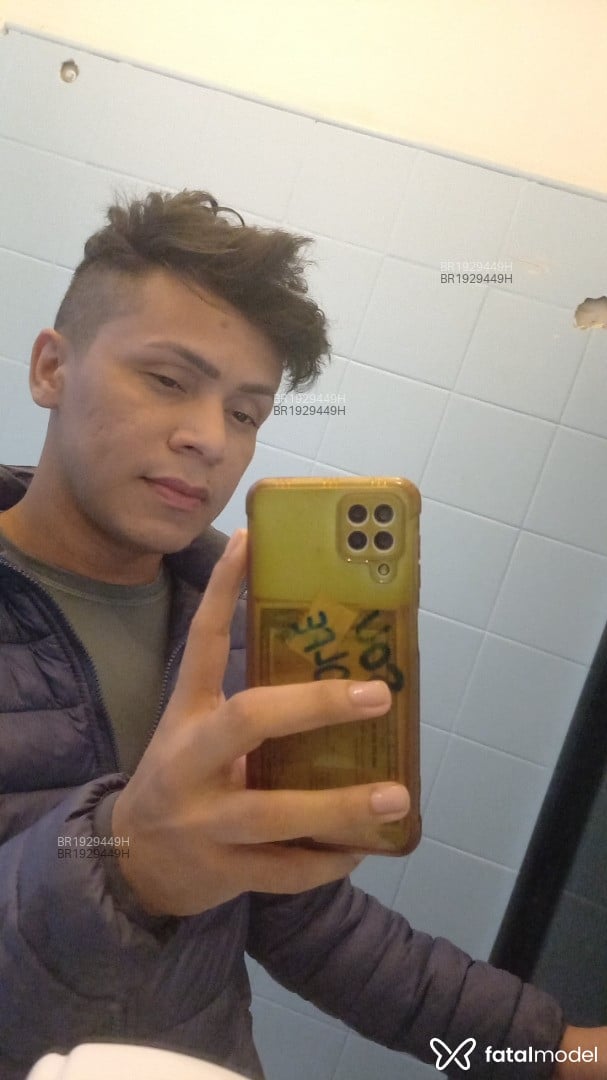 Acompanhante homem morena (o) de olhos pretos em Navegantes Acompanhante homem morena (o) de olhos pretos em Navegantes - Alexandre