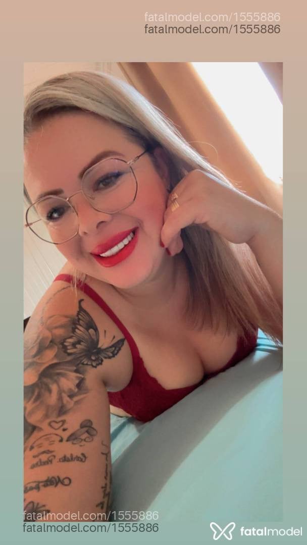 Acompanhante mulher loira (o) de olhos mel - Carine