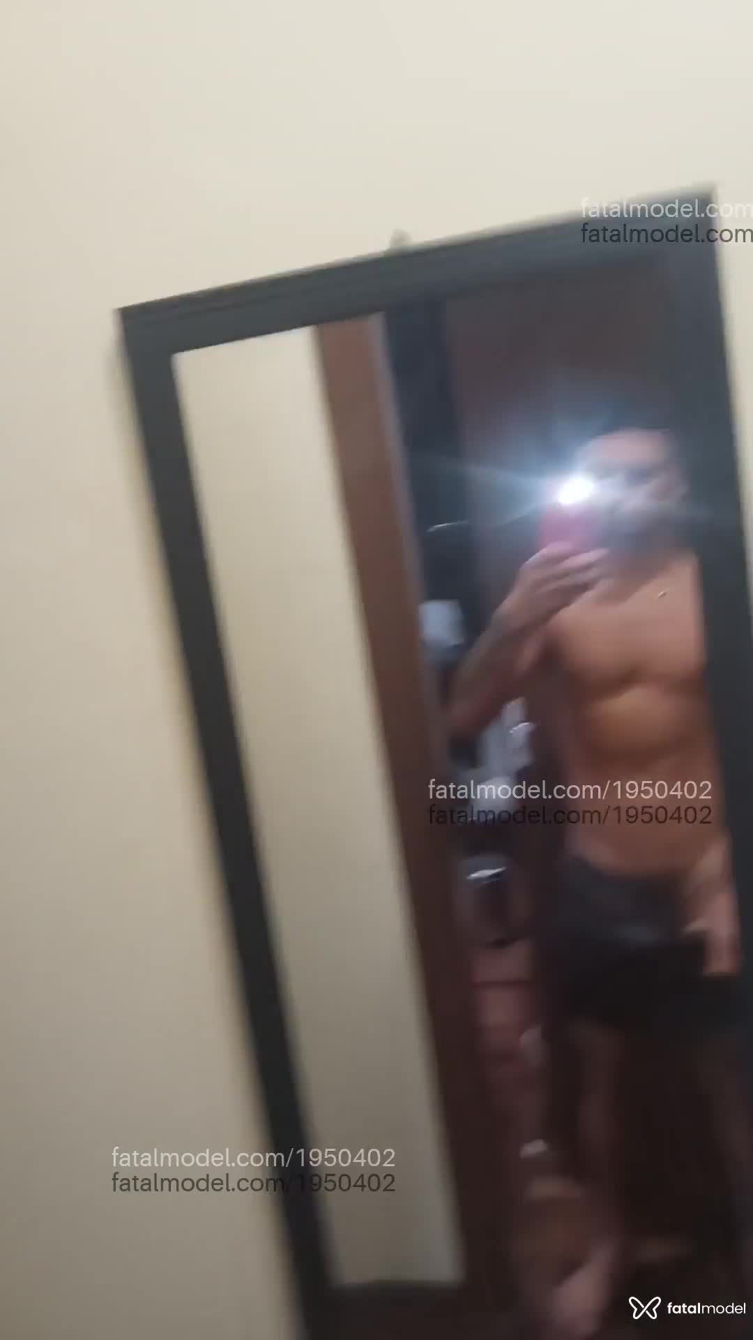 Acompanhante homem com cabelo castanho de olhos castanhos em Curitiba - Enzo Gabriel