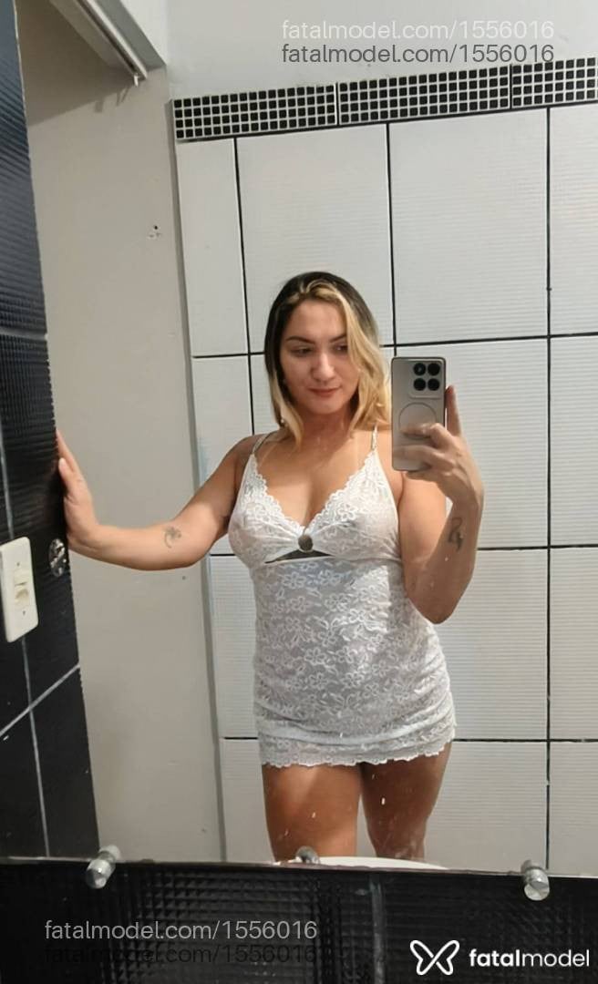 Acompanhante mulher loira (o) de olhos castanhos - Natty