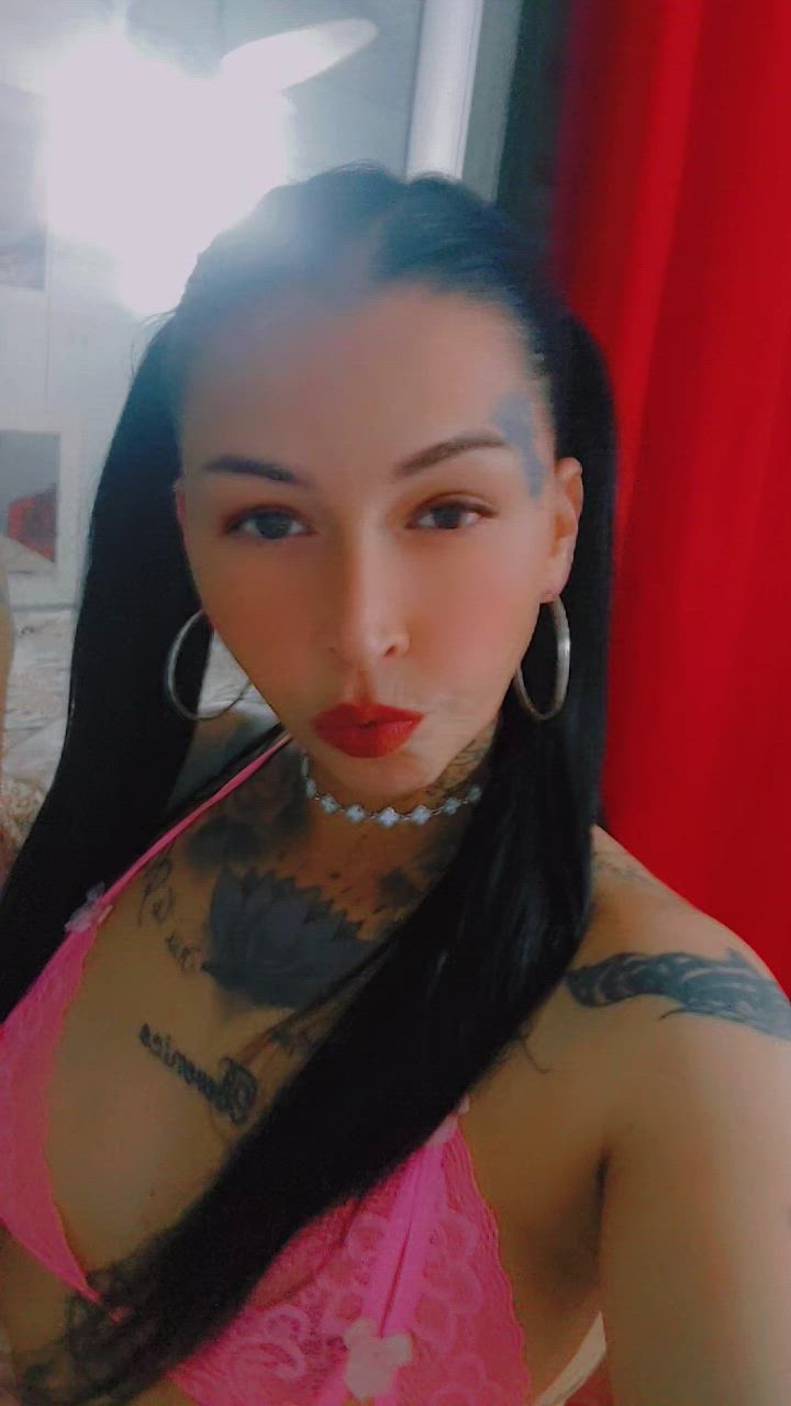 Acompanhante mulher morena (o) de olhos castanhos - agatha