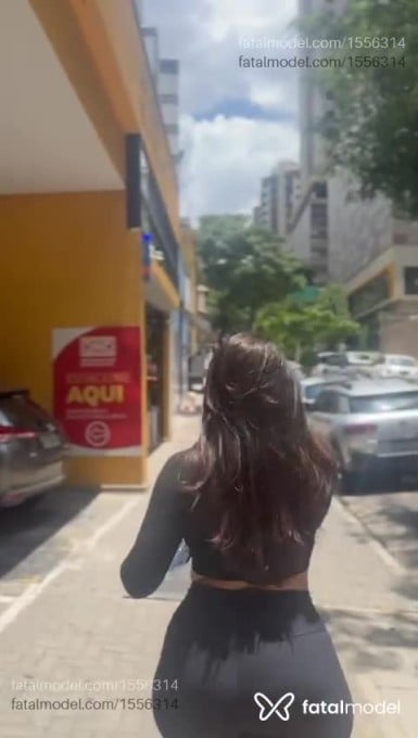 Acompanhante mulher com cabelo castanho de olhos castanhos - Melissa Salles Acompanhante mulher com cabelo castanho de olhos castanhos - Melissa Salles
