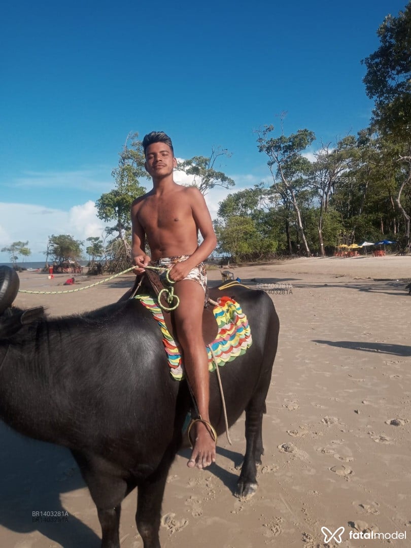 Acompanhante homem morena (o) de olhos castanhos em Belém Acompanhante homem morena (o) de olhos castanhos em Belém - Carlos iurley