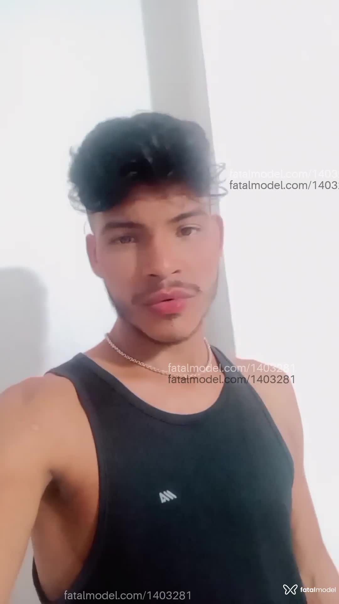 Acompanhante homem morena (o) de olhos castanhos em Belém Acompanhante homem morena (o) de olhos castanhos em Belém - Carlos iurley