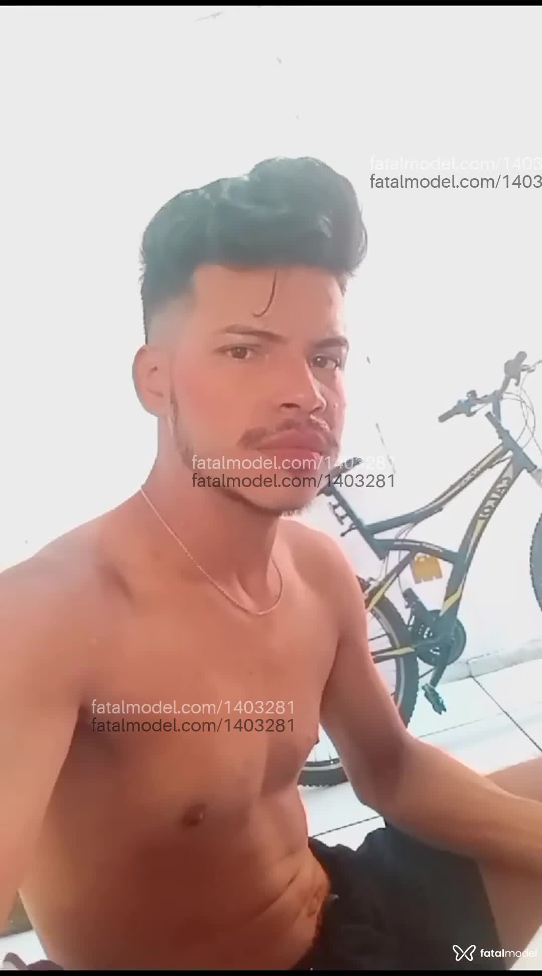 Acompanhante homem morena (o) de olhos castanhos em Belém Acompanhante homem morena (o) de olhos castanhos em Belém - Carlos iurley