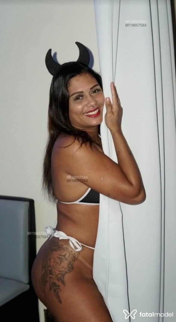 Acompanhante mulher com cabelo castanho de olhos castanhos em Belo Horizonte - Ruby Dias