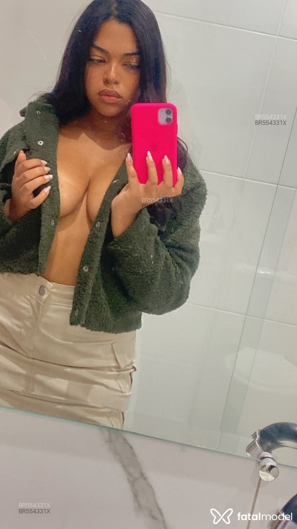Acompanhante mulher morena (o) de olhos mel - Bianca Ferri