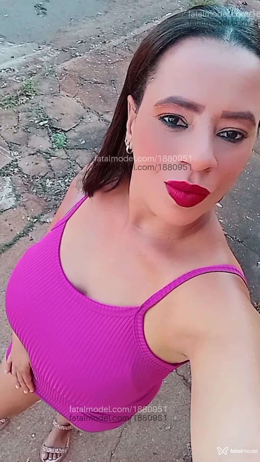 Acompanhante mulher com cabelo castanho de olhos castanhos em Ribeirão Preto - Karolina