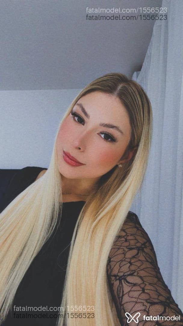 Acompanhante mulher loira (o) de olhos castanhos - Ana Clara