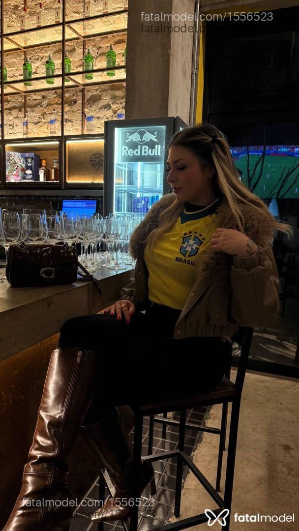Acompanhante mulher loira (o) de olhos castanhos em Caxias do Sul - Ana Clara