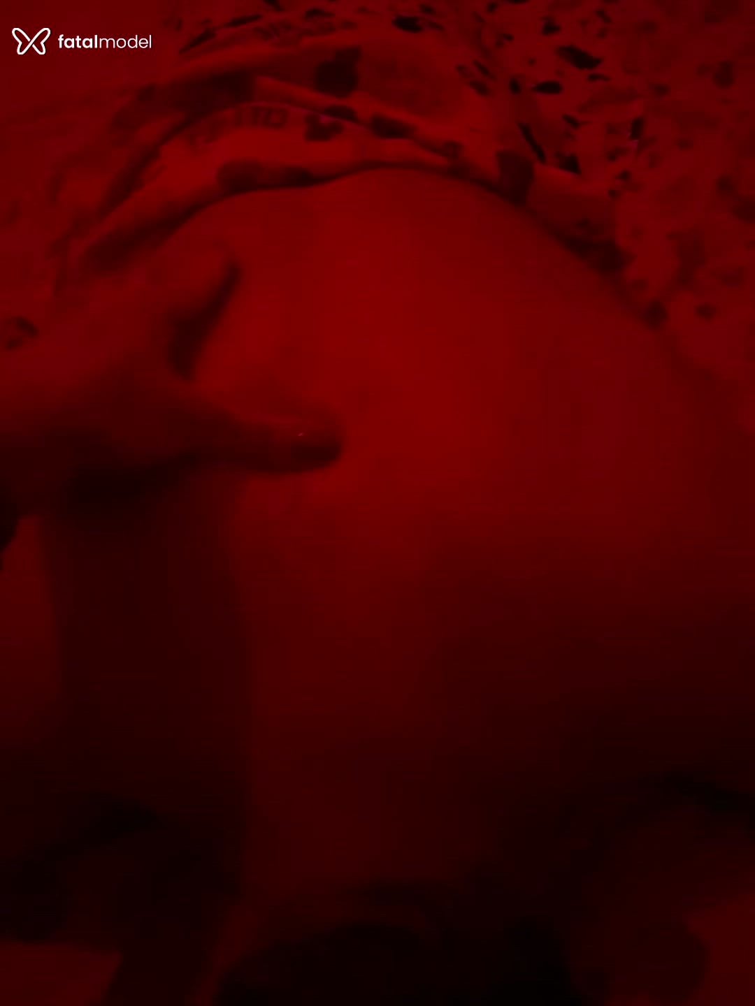 Acompanhante mulher loira (o) de olhos verdes - Natymassagens