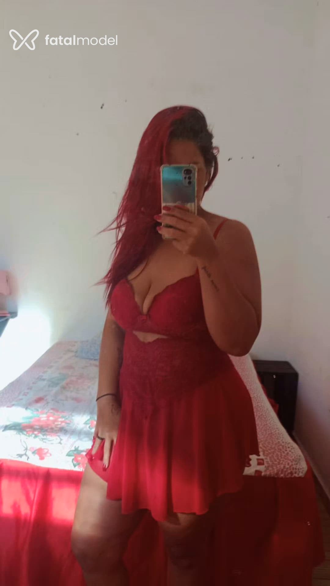 Acompanhante mulher ruiva (o) de olhos mel - Patty Dias