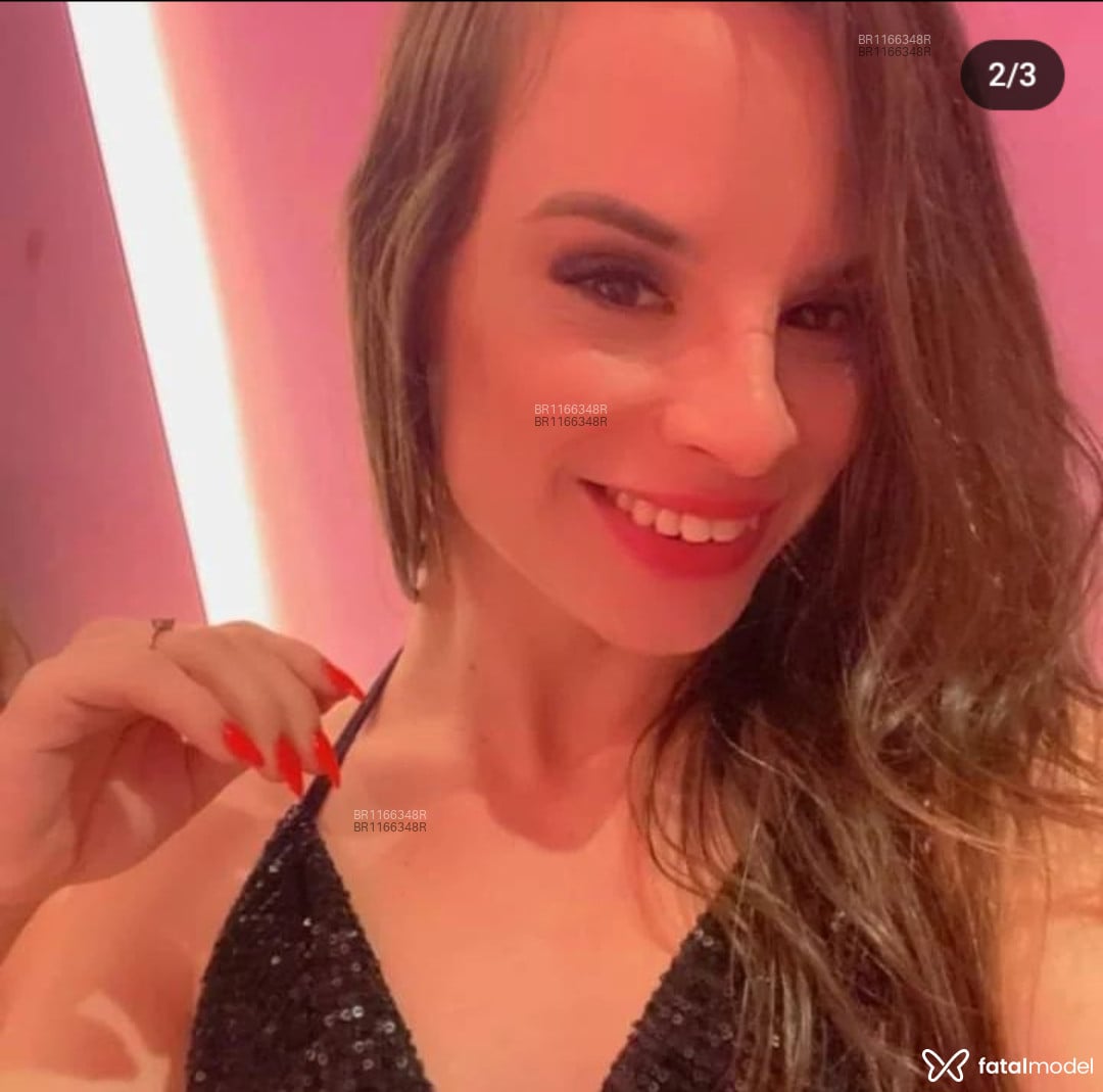Acompanhante mulher trans com cabelo castanho de olhos castanhos em Porto Alegre Acompanhante mulher trans com cabelo castanho de olhos castanhos em Porto Alegre - Tiffany hill