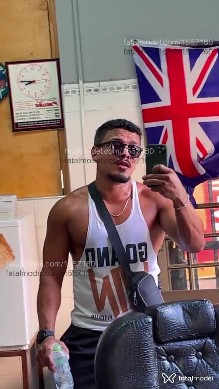 Acompanhante homem morena (o) de olhos castanhos em Belo Horizonte Acompanhante homem morena (o) de olhos castanhos em Belo Horizonte - Wesley