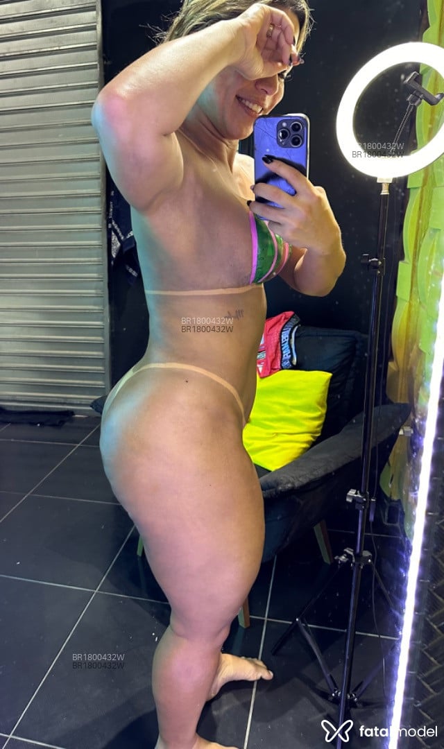 Acompanhante mulher loira (o) de olhos azuis em Rio de Janeiro - Nicole Vaz