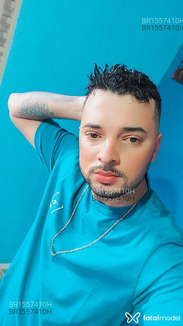 Acompanhante homem morena (o) de olhos castanhos em Porto Alegre - Douglas