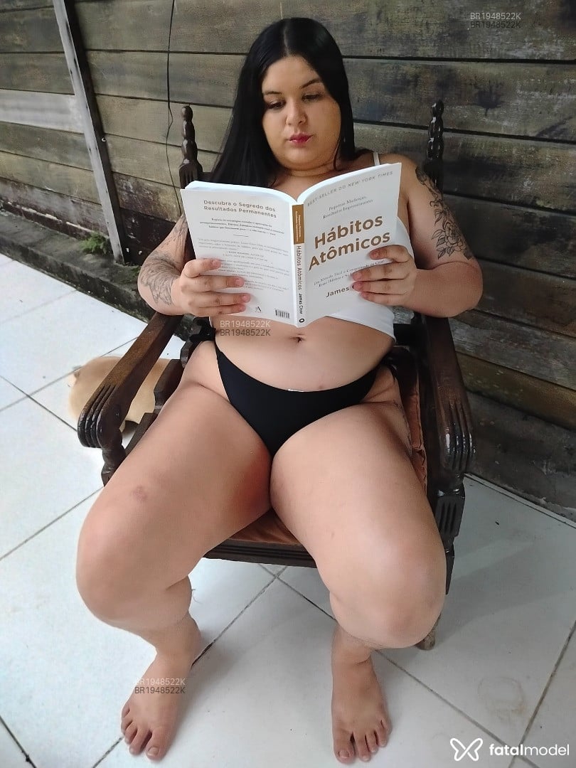 Acompanhante mulher com cabelo colorido de olhos castanhos em Valença - Luana