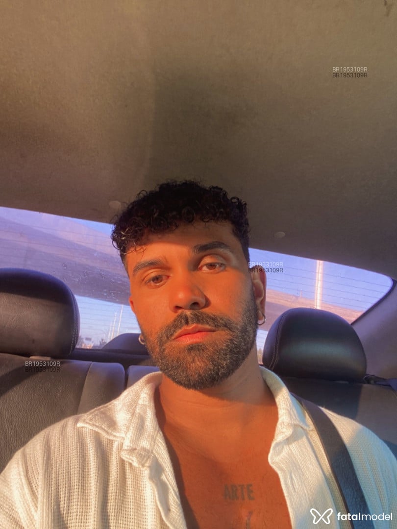 Acompanhante homem morena (o) de olhos pretos em Virtual - Frank
