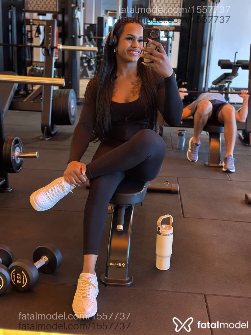 Acompanhante mulher trans morena (o) de olhos pretos - Natasha Mendes