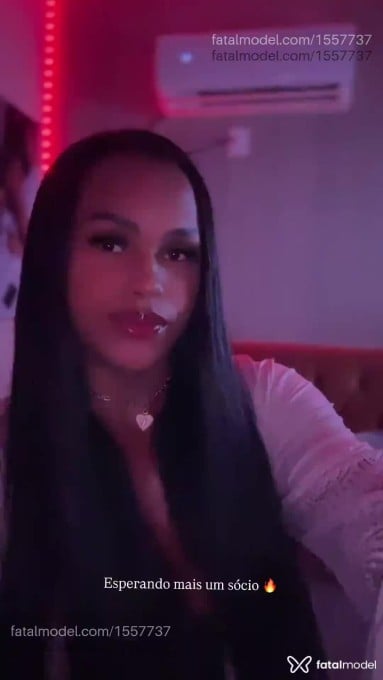 Acompanhante mulher trans morena (o) de olhos pretos em Mineiros Acompanhante mulher trans morena (o) de olhos pretos em Mineiros - Natasha Mendes