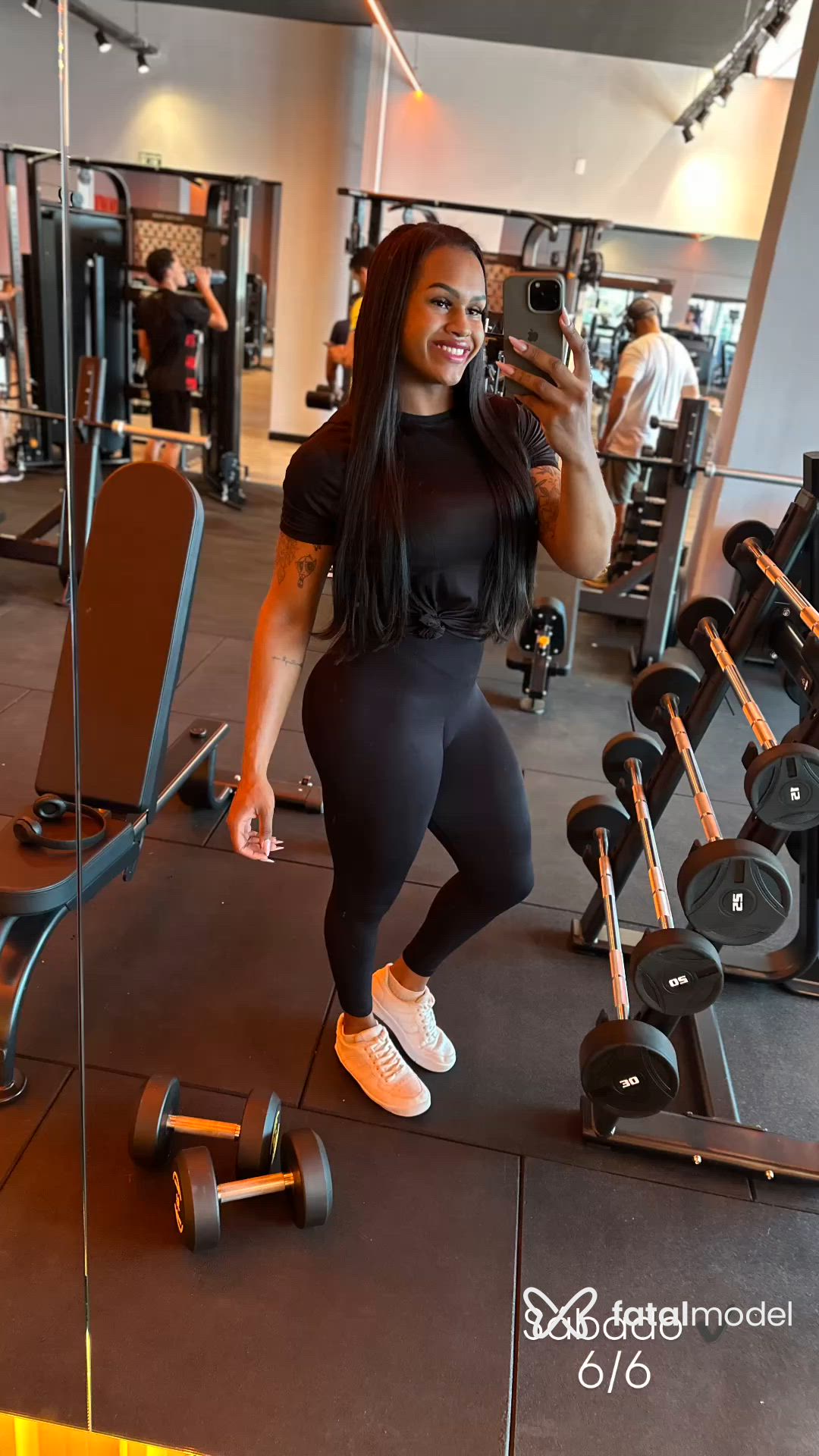 Acompanhante mulher trans morena (o) de olhos pretos - Natasha Mendes