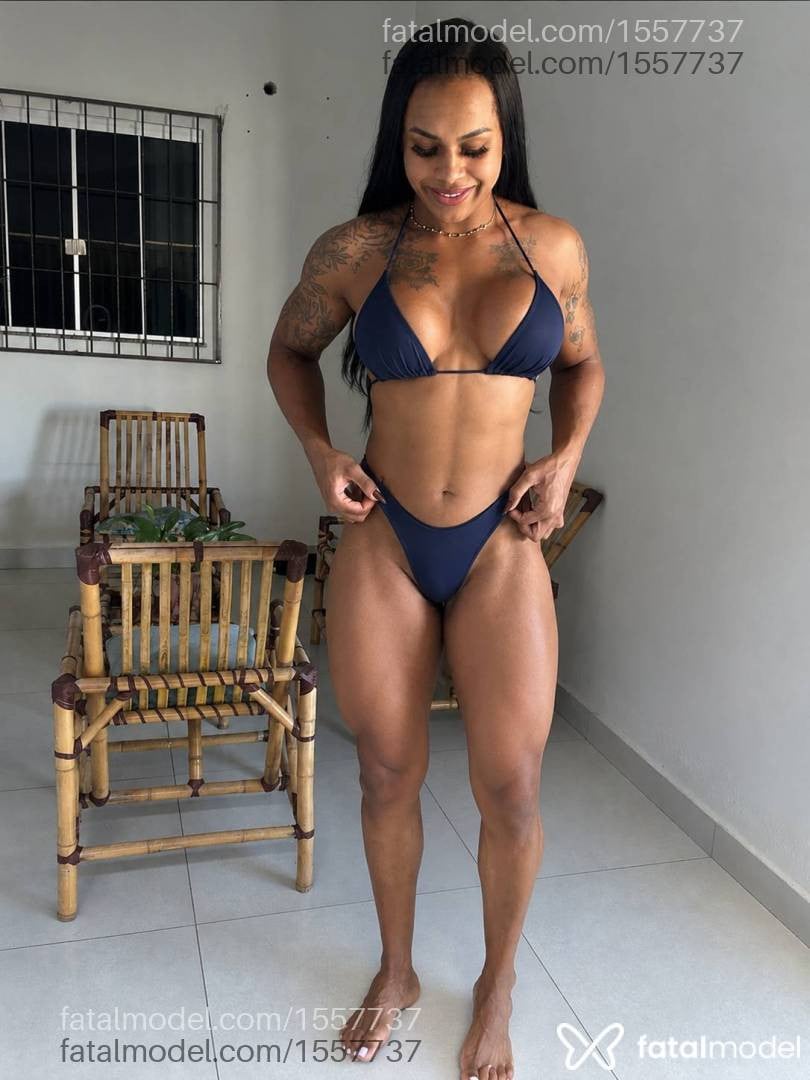 Acompanhante mulher trans morena (o) de olhos pretos - Natasha Mendes