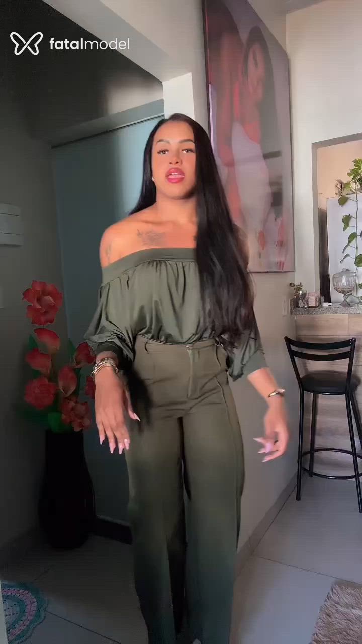 Acompanhante mulher trans morena (o) de olhos pretos - Natasha Mendes