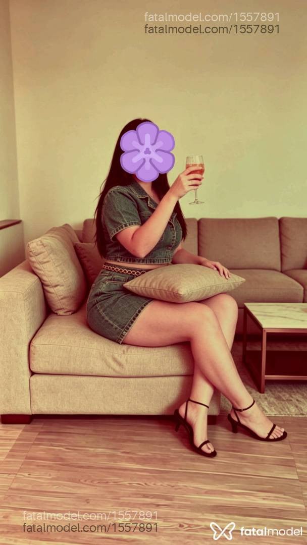 Acompanhante mulher morena (o) de olhos castanhos - Nega Lolo