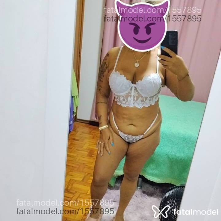 Acompanhante mulher com cabelo castanho de olhos castanhos - Zaya
