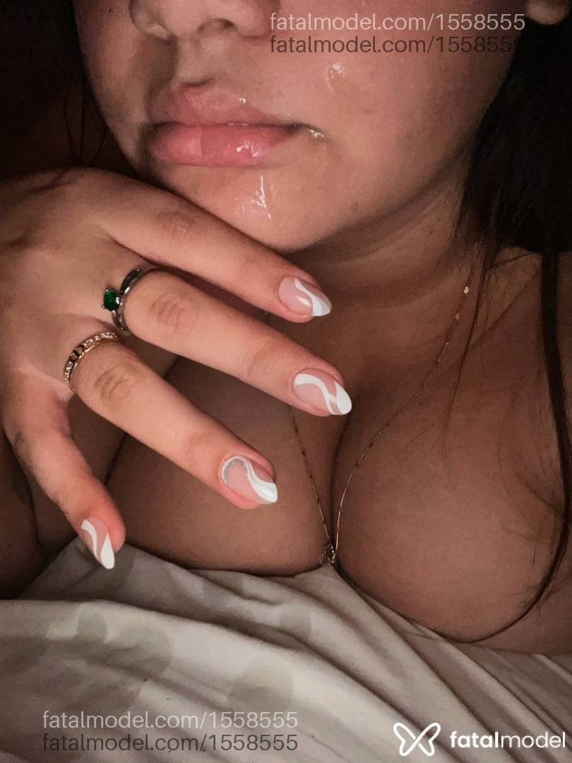 Acompanhante mulher com cabelo castanho de olhos castanhos em Ipatinga Acompanhante mulher com cabelo castanho de olhos castanhos em Ipatinga - Clara Tavares
