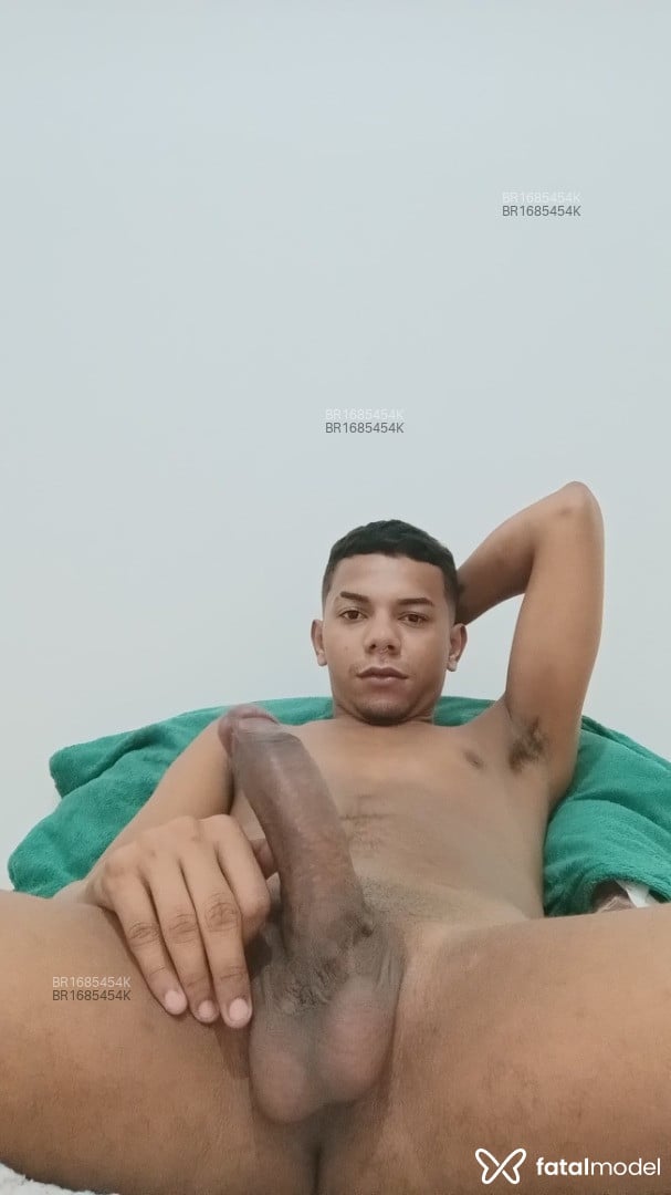 Acompanhante homem com cabelo castanho de olhos pretos em Rio de Janeiro Acompanhante homem com cabelo castanho de olhos pretos em Rio de Janeiro - Felipe Ferreira