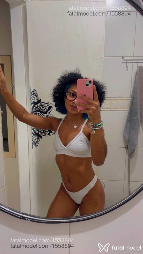Acompanhante mulher morena (o) de olhos pretos - Fernanda Oliveira