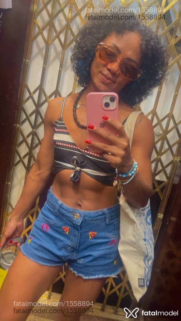 Acompanhante mulher morena (o) de olhos pretos - Fernanda Oliveira