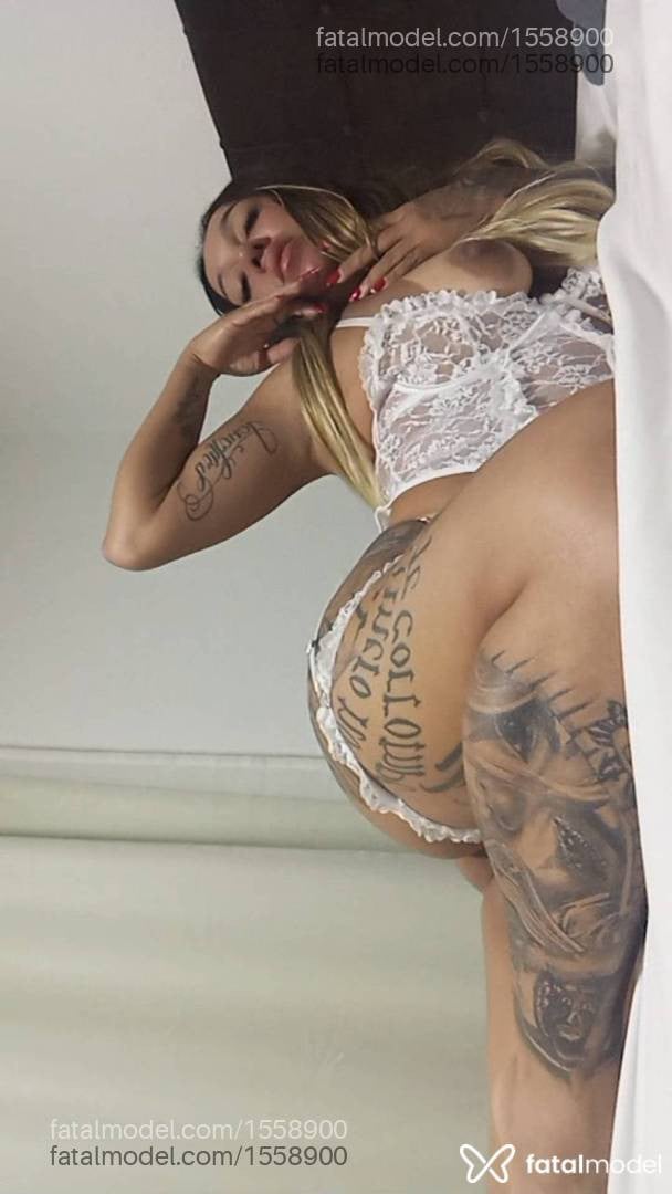 Acompanhante mulher loira (o) de olhos mel - Laryssa