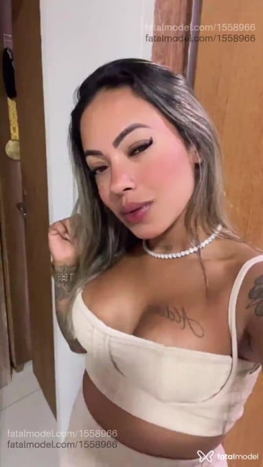 Acompanhante mulher loira (o) de olhos castanhos em Ipatinga - Liz silva
