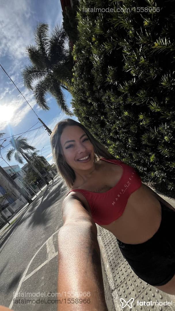 Acompanhante mulher loira (o) de olhos castanhos em Linhares - Liz silva