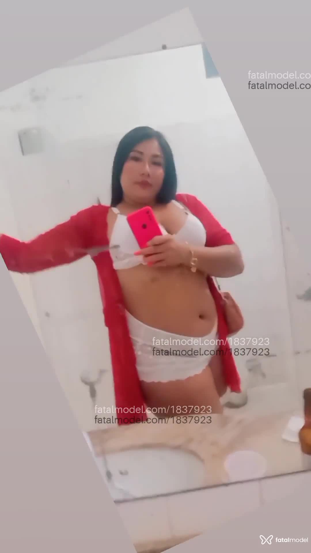 Acompanhante mulher morena (o) de olhos mel em Virtual Acompanhante mulher morena (o) de olhos mel em Virtual - Fernada Araújo