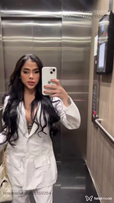 Acompanhante mulher morena (o) de olhos castanhos - Sophia Alencar Acompanhante mulher morena (o) de olhos castanhos - Sophia Alencar