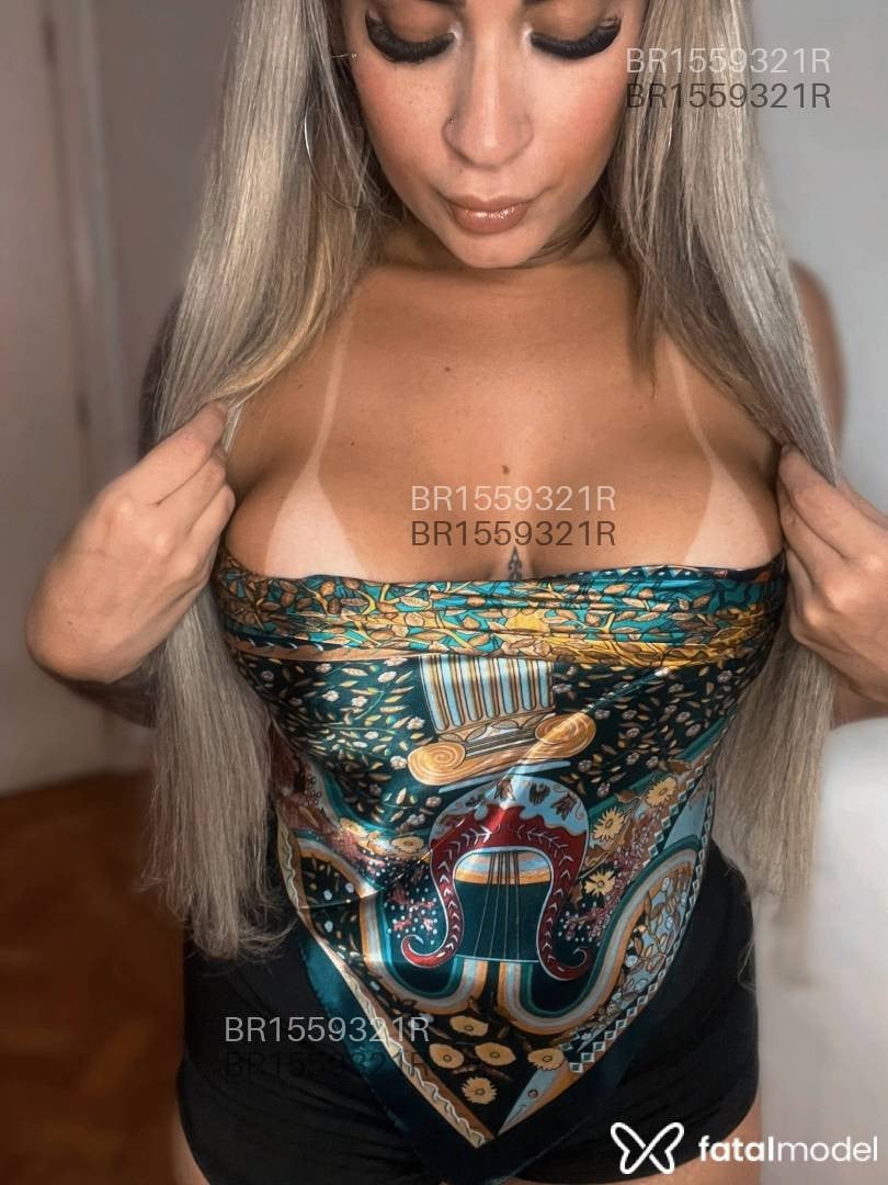 Acompanhante mulher loira (o) de olhos azuis em São Paulo - Emily Bittencourt