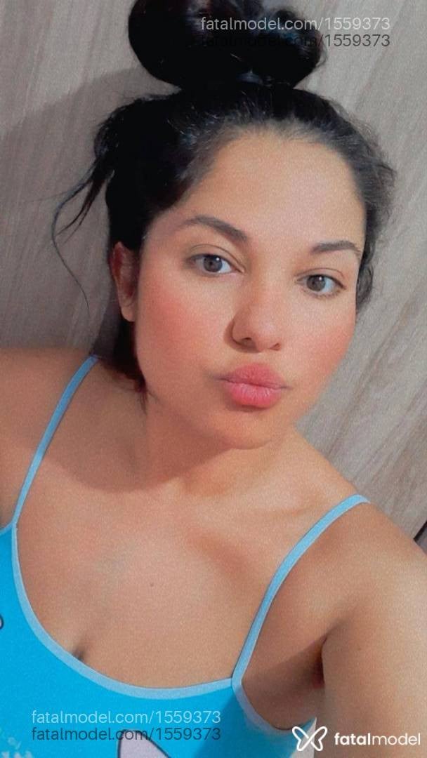 Acompanhante mulher loira (o) de olhos pretos - Patrícia Soares