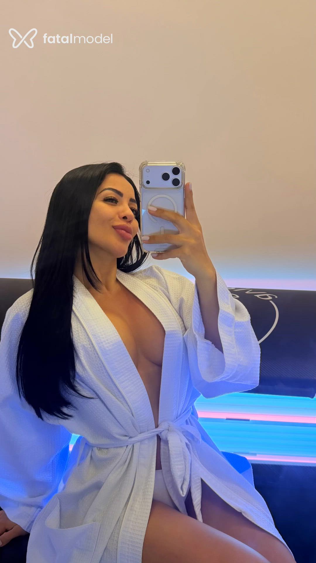 Acompanhante mulher morena (o) de olhos castanhos - Ayala ferrari