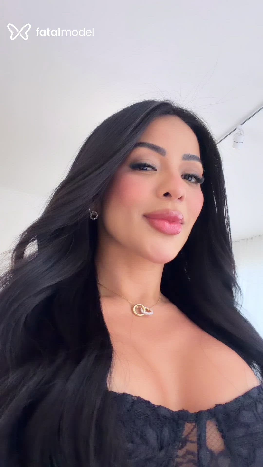 Acompanhante mulher morena (o) de olhos castanhos - Ayala ferrari