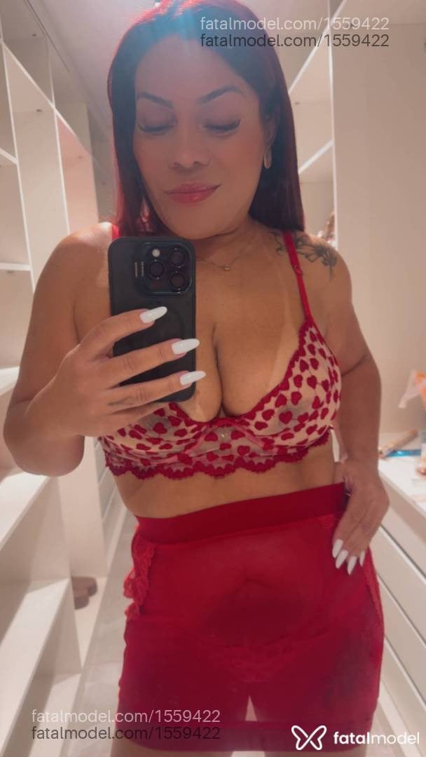 Acompanhante mulher morena (o) de olhos castanhos - Jade Marieva