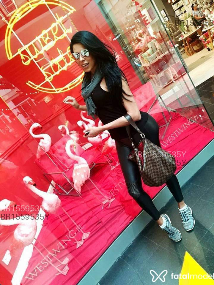 Acompanhante mulher trans morena (o) de olhos castanhos em São Miguel do Araguaia - JOVANA CARLLA