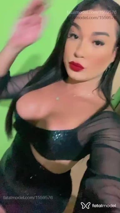 Acompanhante travesti com cabelo castanho de olhos castanhos em Severínia - Tessalia rodriguez