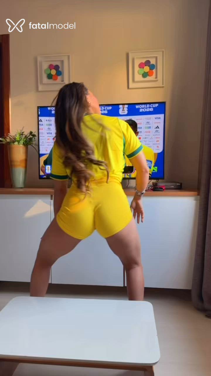Acompanhante mulher com cabelo castanho de olhos castanhos - Gabriela Rocha Acompanhante mulher com cabelo castanho de olhos castanhos - Gabriela Rocha