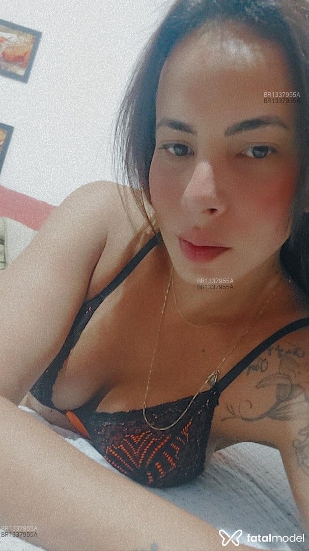 Acompanhante mulher trans com cabelo castanho de olhos castanhos em Campo Grande - Aespetacular