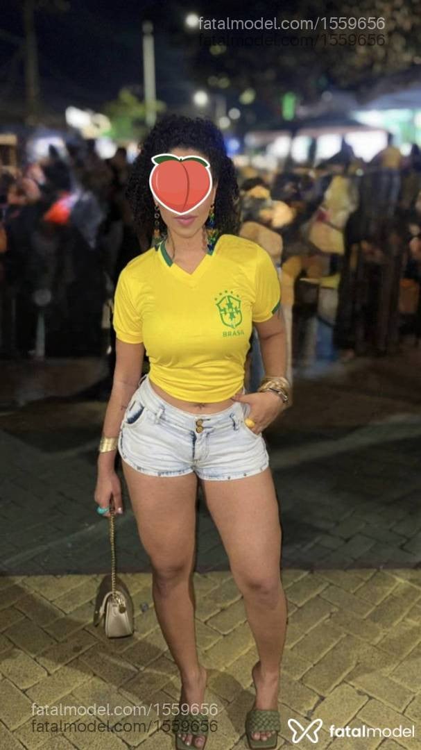 Acompanhante mulher com cabelo castanho de olhos castanhos em Nova Venécia - Elena