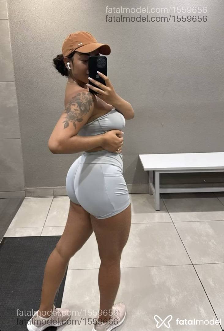 Acompanhante mulher com cabelo castanho de olhos castanhos em Nova Venécia - Elena